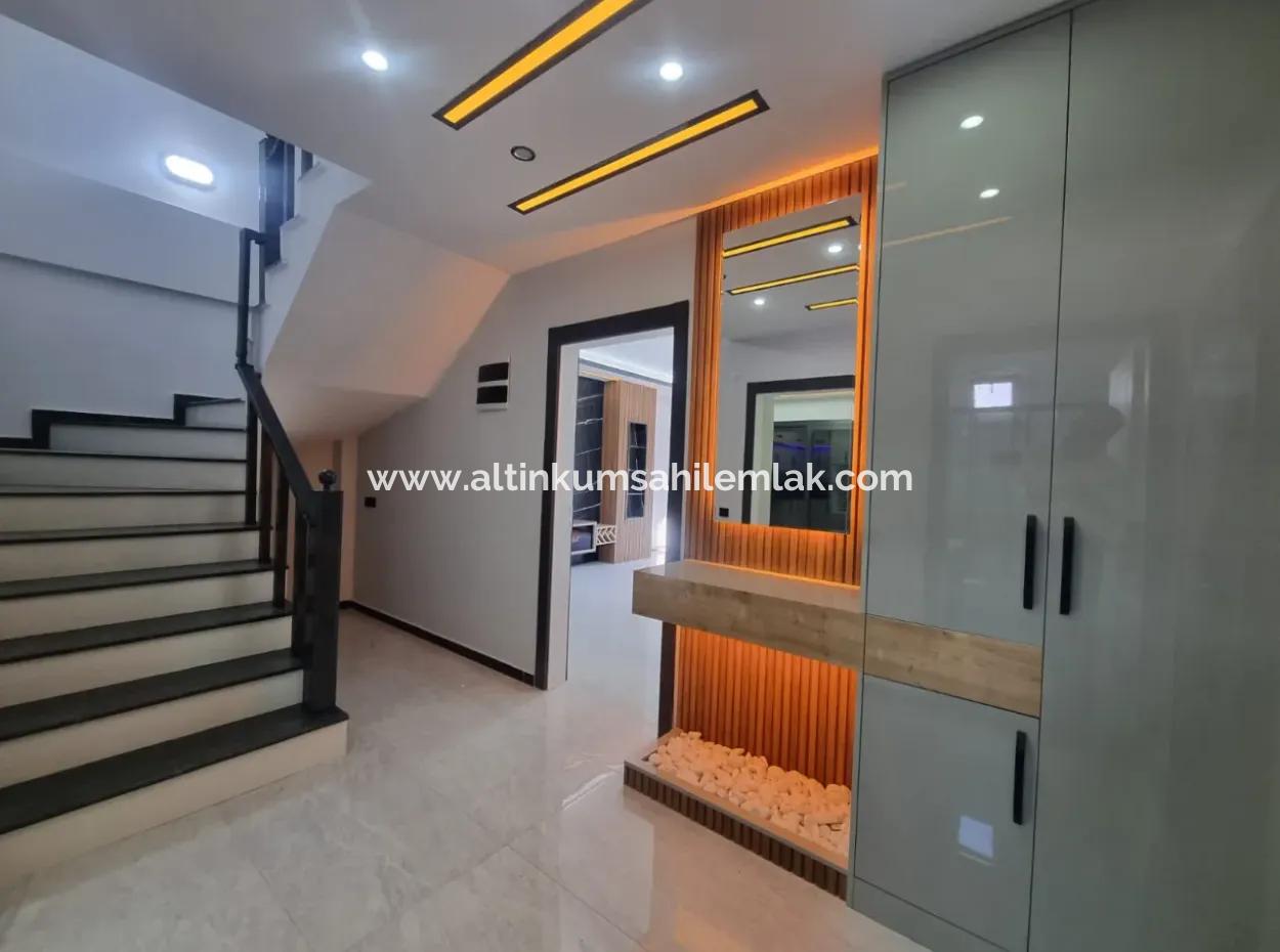 Didim Efeler Mahallesinde Satılık 4+1 Ayrı Mutfaklı Havuzlu Müstakil Villa