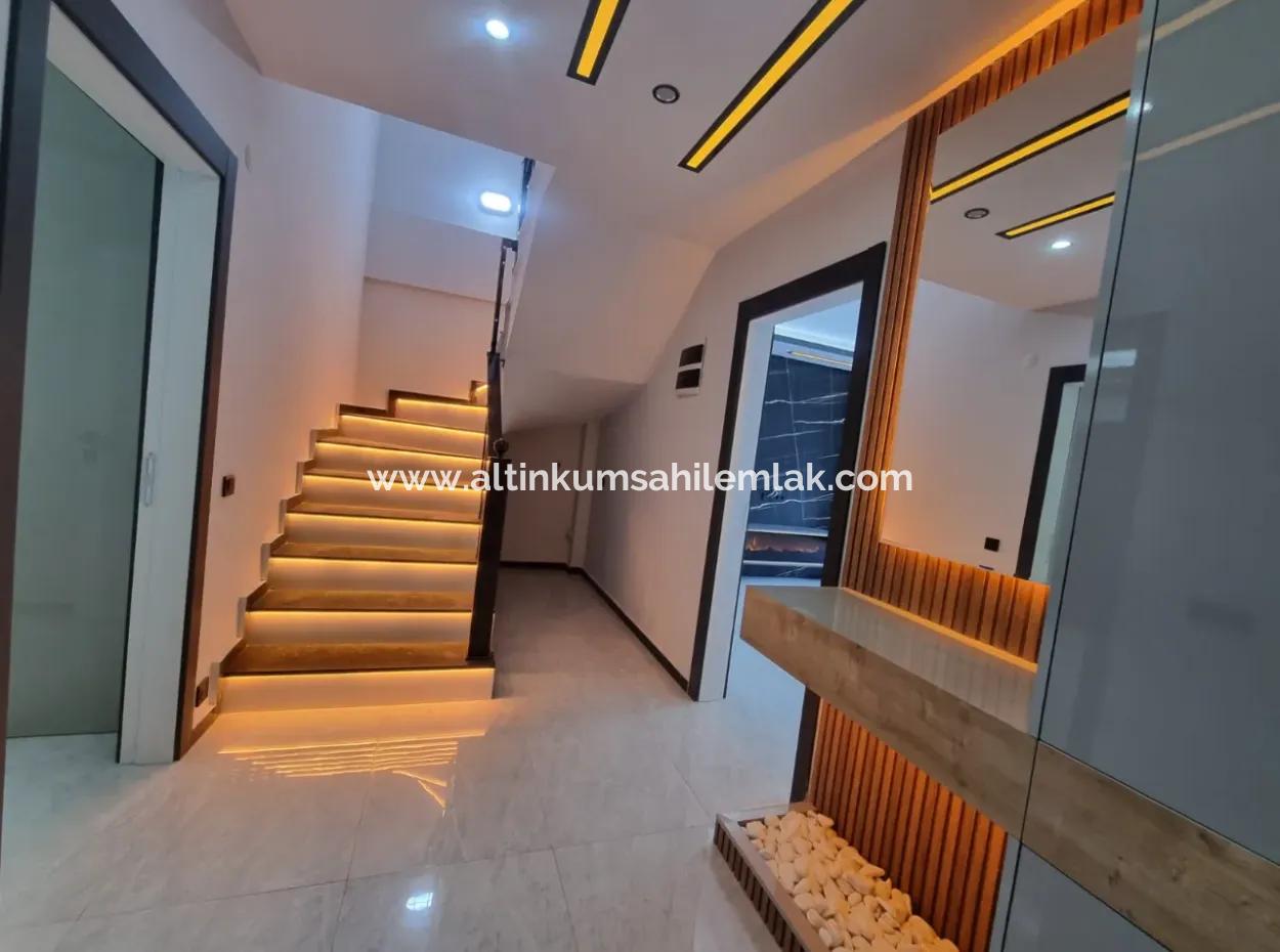 Didim Efeler Mahallesinde Satılık 4+1 Ayrı Mutfaklı Havuzlu Müstakil Villa