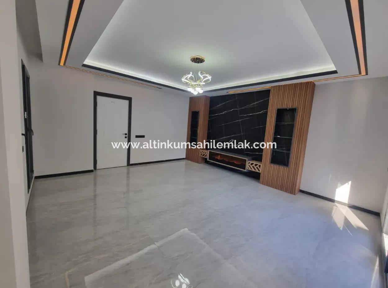 Didim Efeler Mahallesinde Satılık 4+1 Ayrı Mutfaklı Havuzlu Müstakil Villa