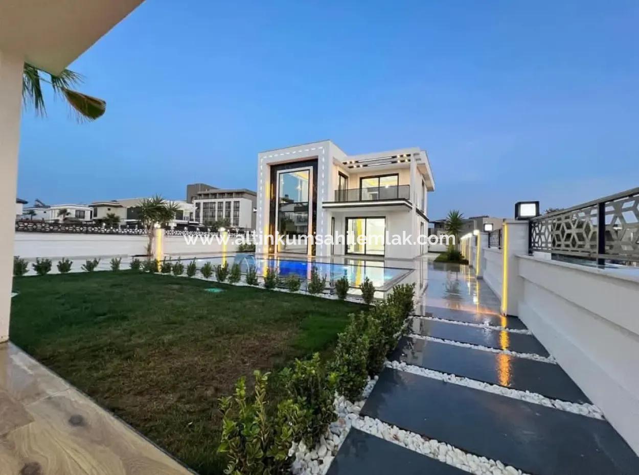 Didim Efeler Mahallesinde Satılık Müstakil Lüks Villa