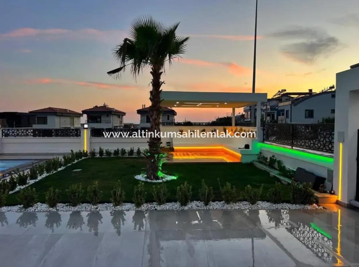 Didim Efeler Mahallesinde Satılık Müstakil Lüks Villa