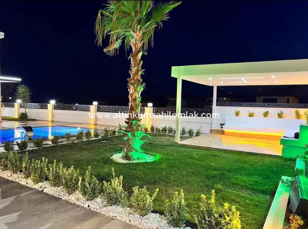 Didim Efeler Mahallesinde Satılık Müstakil Lüks Villa