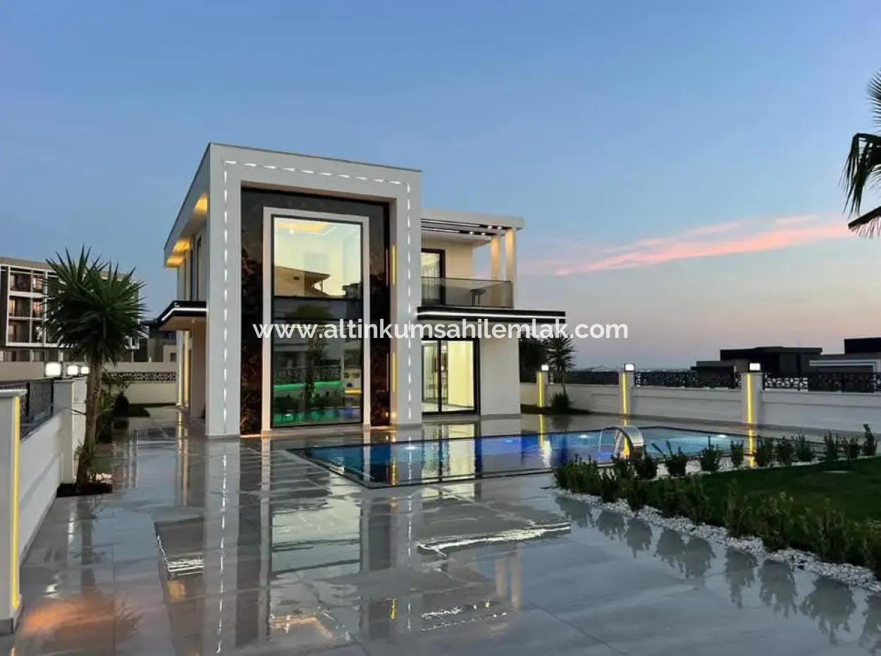 Didim Efeler Mahallesinde Satılık Müstakil Lüks Villa