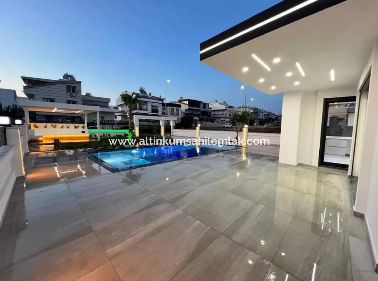 Didim Efeler Mahallesinde Satılık Müstakil Lüks Villa