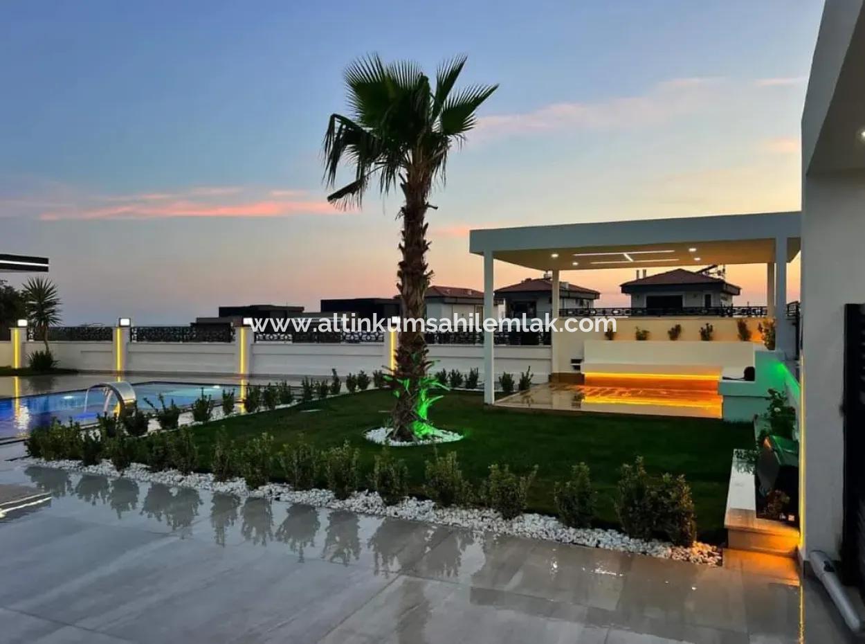 Didim Efeler Mahallesinde Satılık Müstakil Lüks Villa