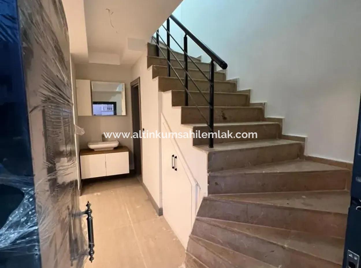 Didim Efeler Mahallesinde Acil Satılık 4+1 Uygun Fiyata Villa