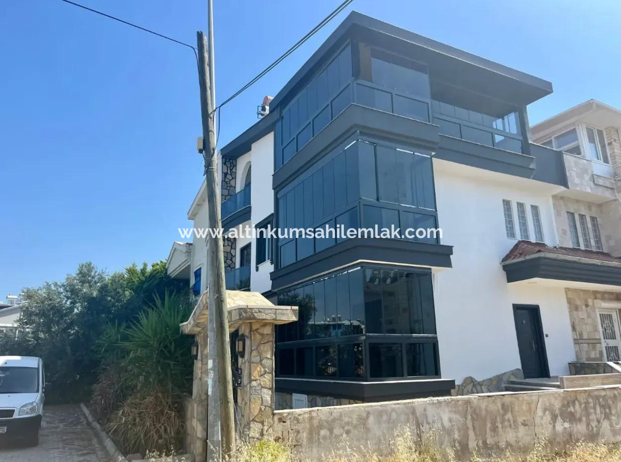 Didim Efeler Mahallesinde Acil Satılık 4+1 Uygun Fiyata Villa