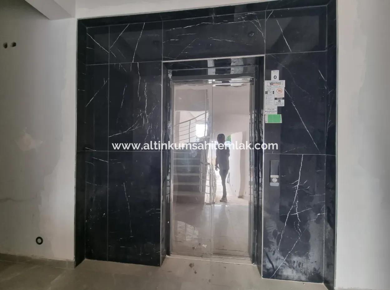 Didim Altınkum Mahallesinde Satılık Havuzlu Sitede 2+1 Daire