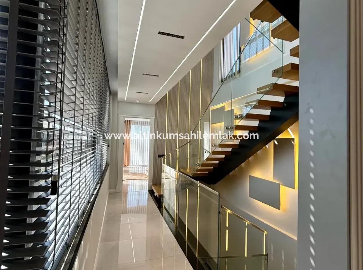 Didim Hisar Mahallesinde Satılık 5+1 Lüks Villa