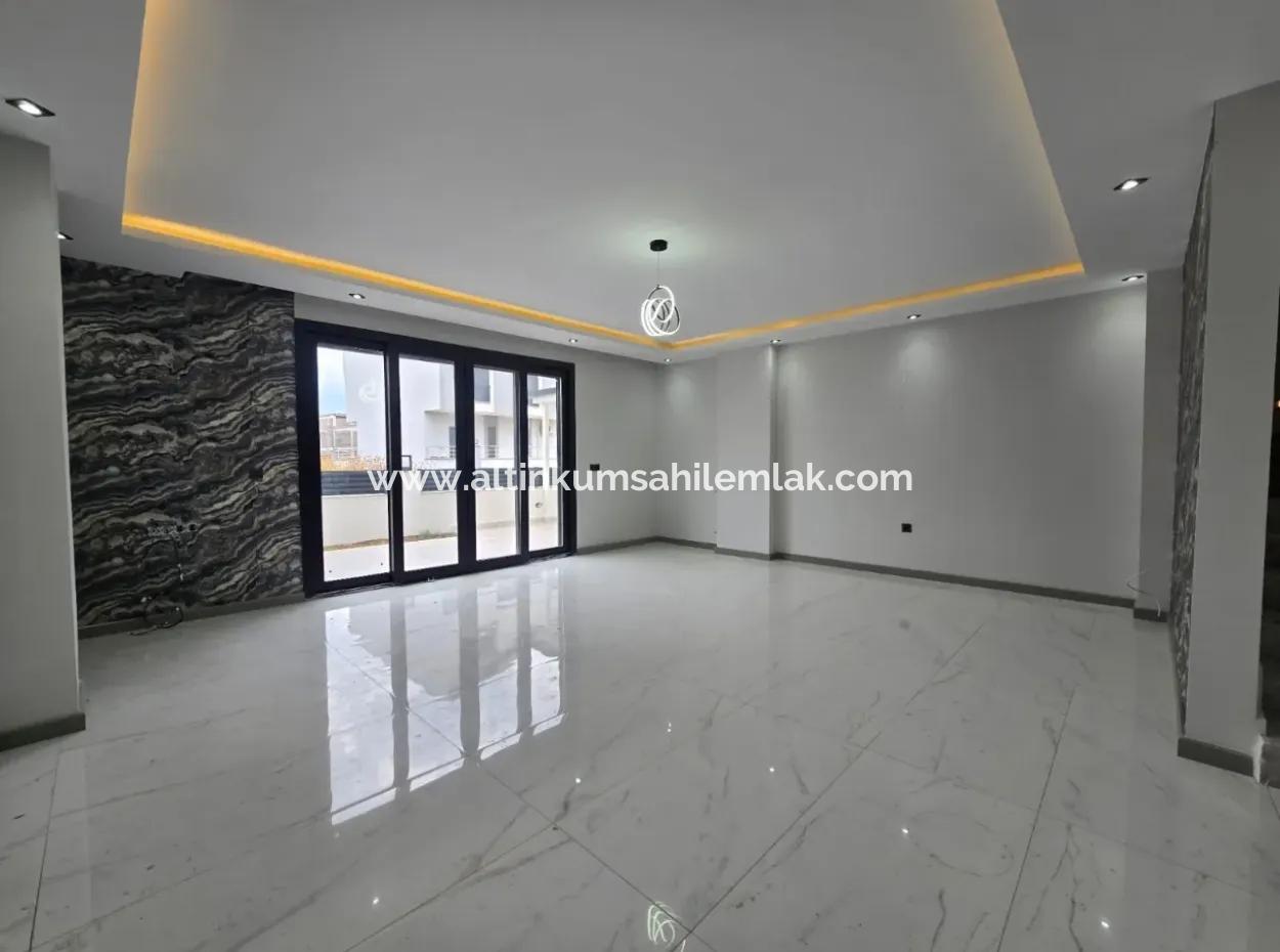 Hisar Mahallesinde Satılık 3+1 Villa