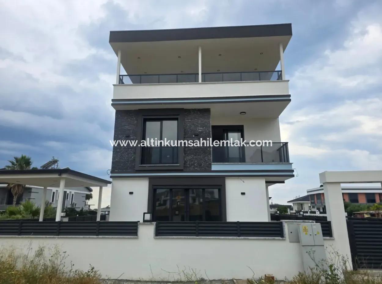 Hisar Mahallesinde Satılık 3+1 Villa