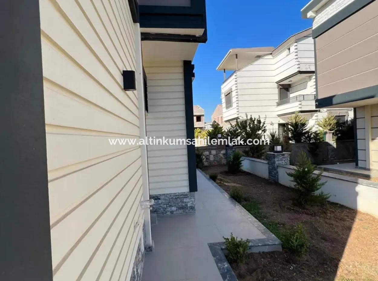 Didim Efeler Mahallesinde Satılık 5+1 Lüx Villa