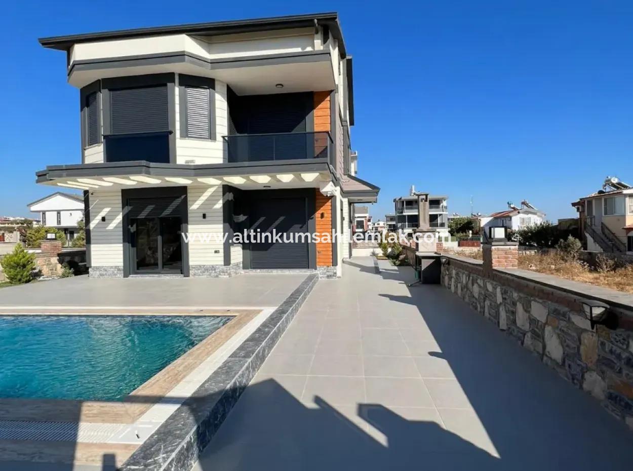 Didim Efeler Mahallesinde Satılık 5+1 Lüx Villa