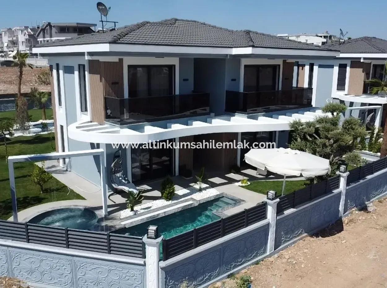 Efeler'de Deniz Manzaralı Müstakil Ultra Lüks 4+1 Villa – 500 M² Arsa Üzerinde!