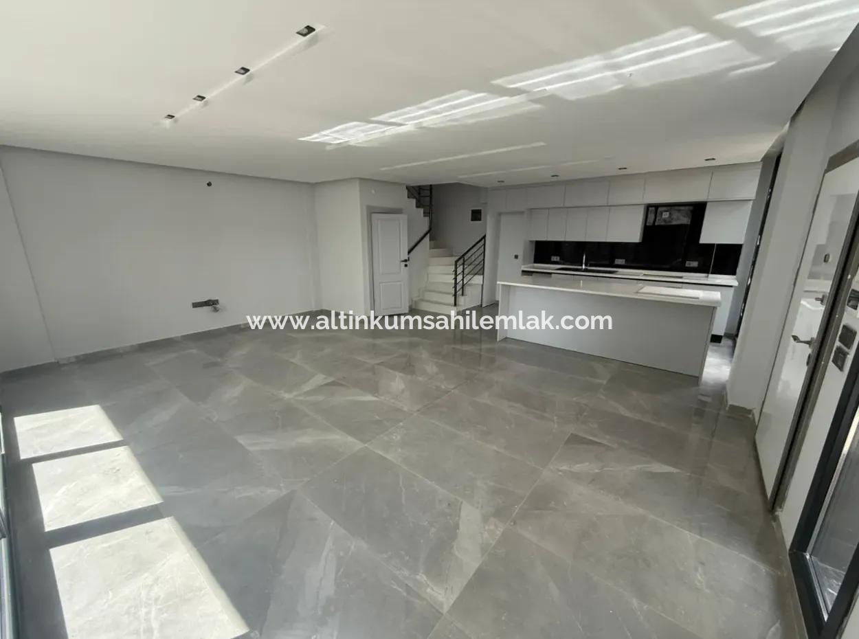 Didim Mavişehirde Satılık Havuzlu Sitede 3+1 Kelepir Villa