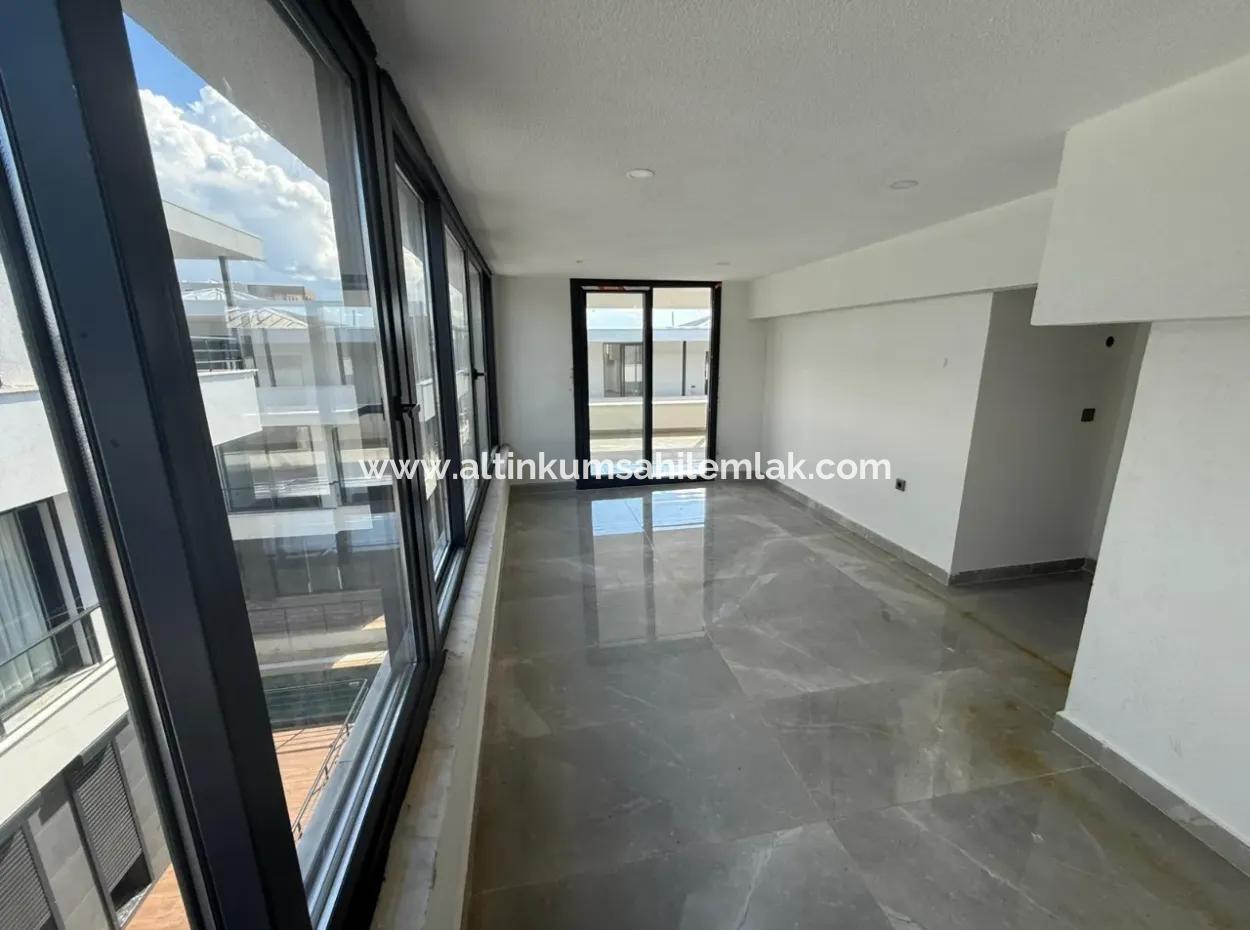 Didim Mavişehirde Satılık Havuzlu Sitede 3+1 Kelepir Villa