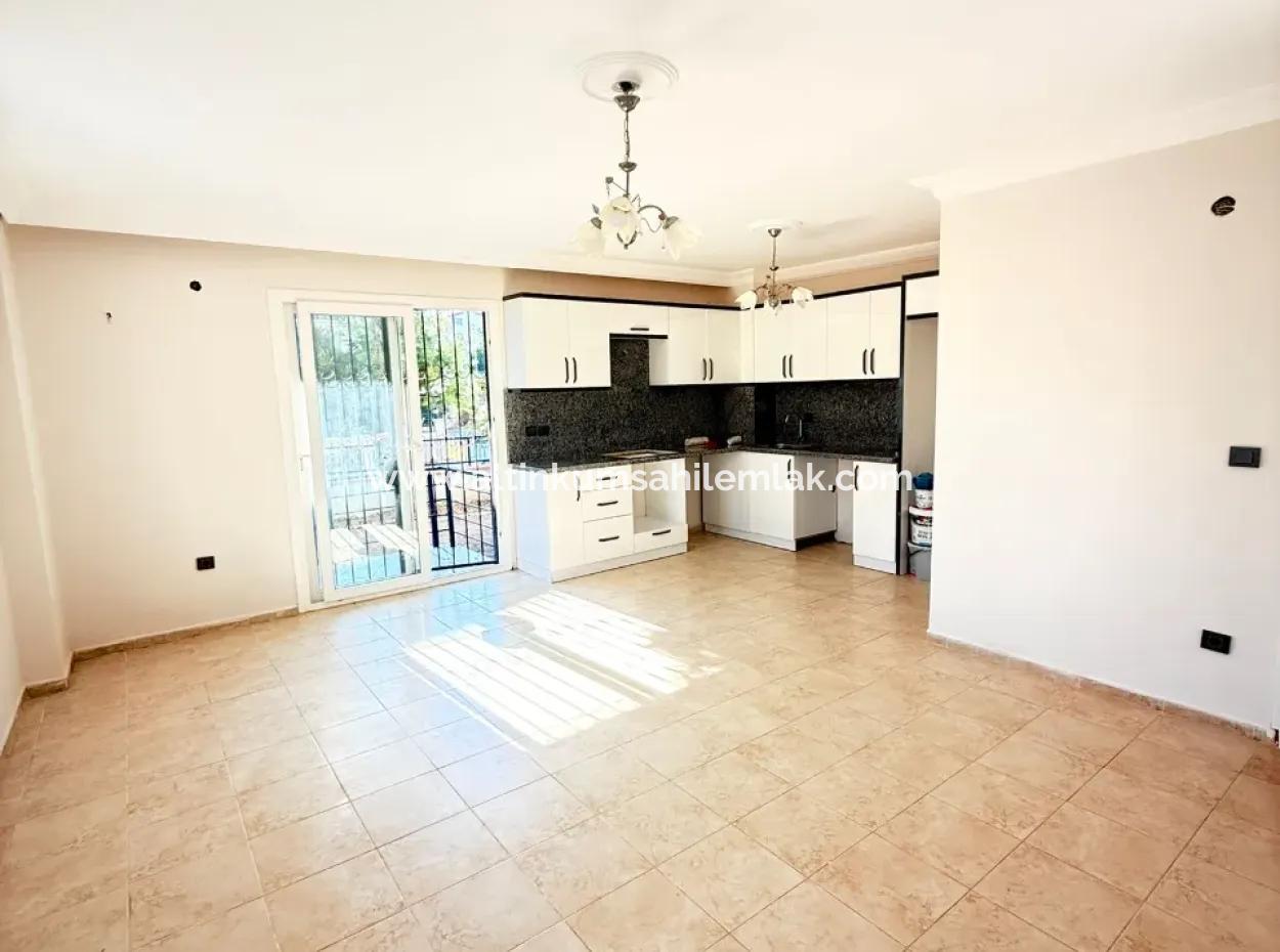 Didim Efeler Mahallesinde Satılık 3 Odalı Geniş Bahçeli Daire