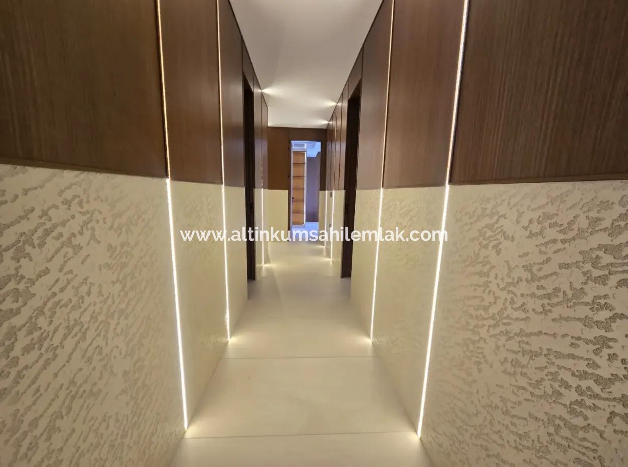 Didim Akyeniköy Yeşiltepede Satılık 5+1 Özel Villa