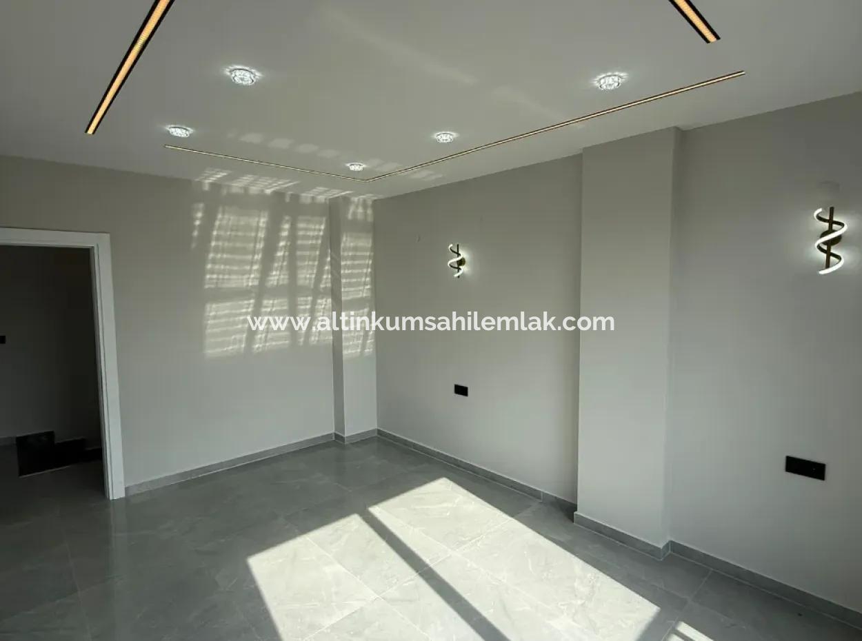 Hisar Mahallesinde Satılık 4+1 Havuzlu Villa