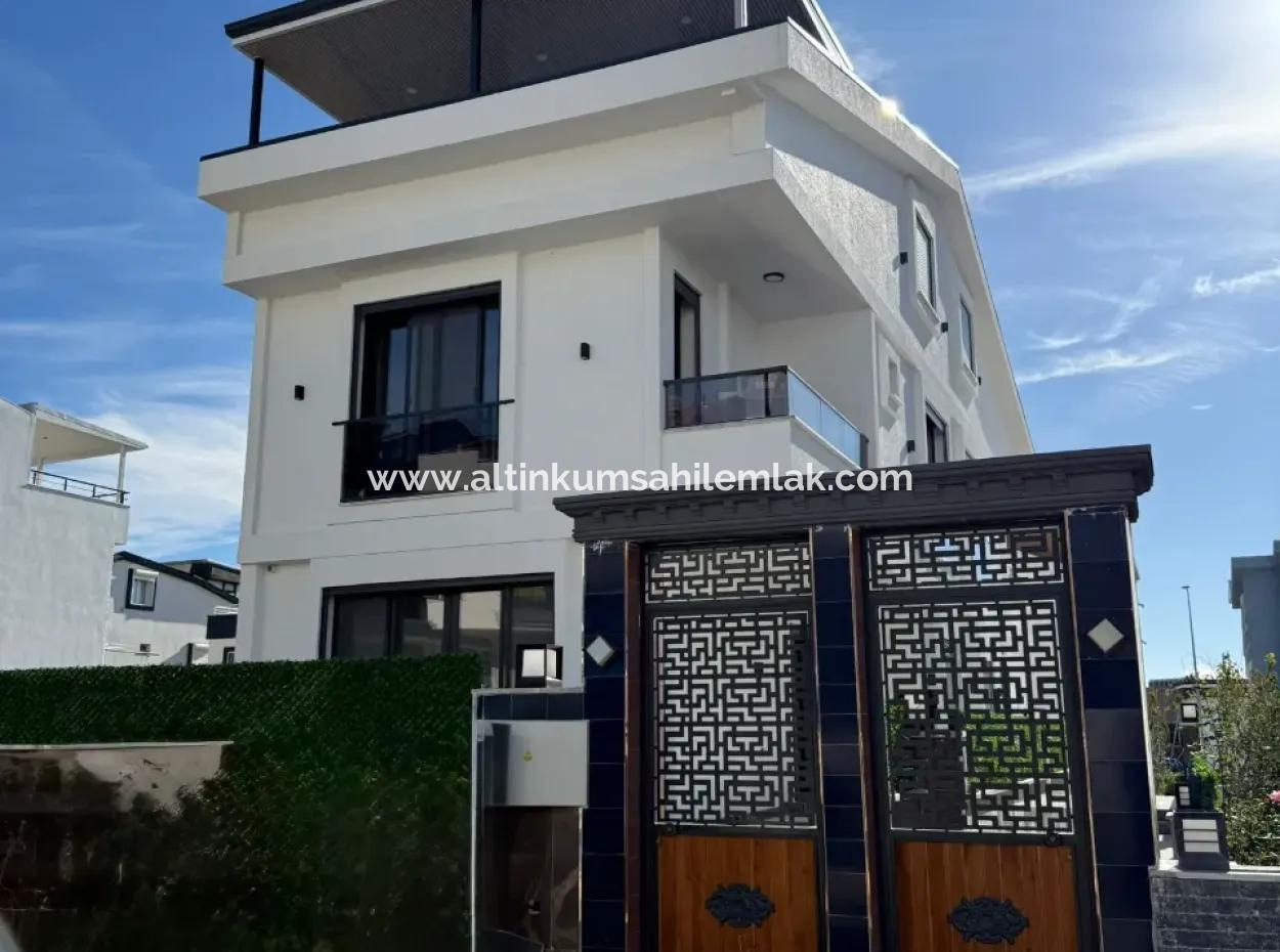 Aydın Didim Efeler Mahallesi Satılık Deniz Manzaralı • 3+1 • Havuzlu • Teraslı • Sıfır Lüks Villa