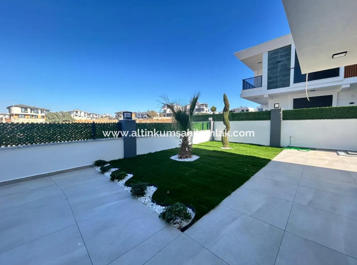 Didim Hisar Mahallesi’nde Satılık 3+1 Modern Müstakil Girişli Havuzlu Villa