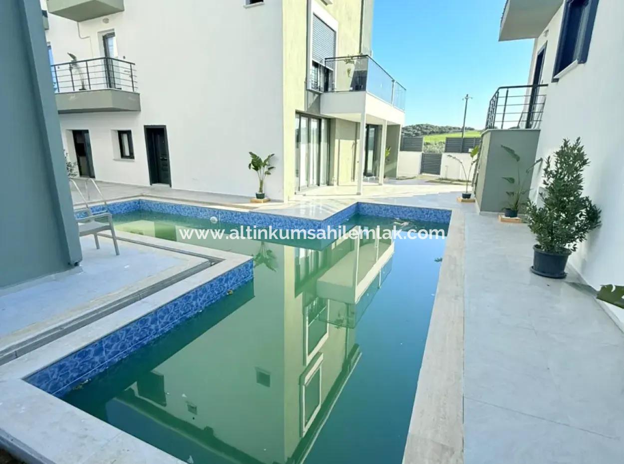 Aydın Didim Hisar’da Köşe Başı Havuzlu Denize Yakın 3+1 Satılık Eşyalı Villa