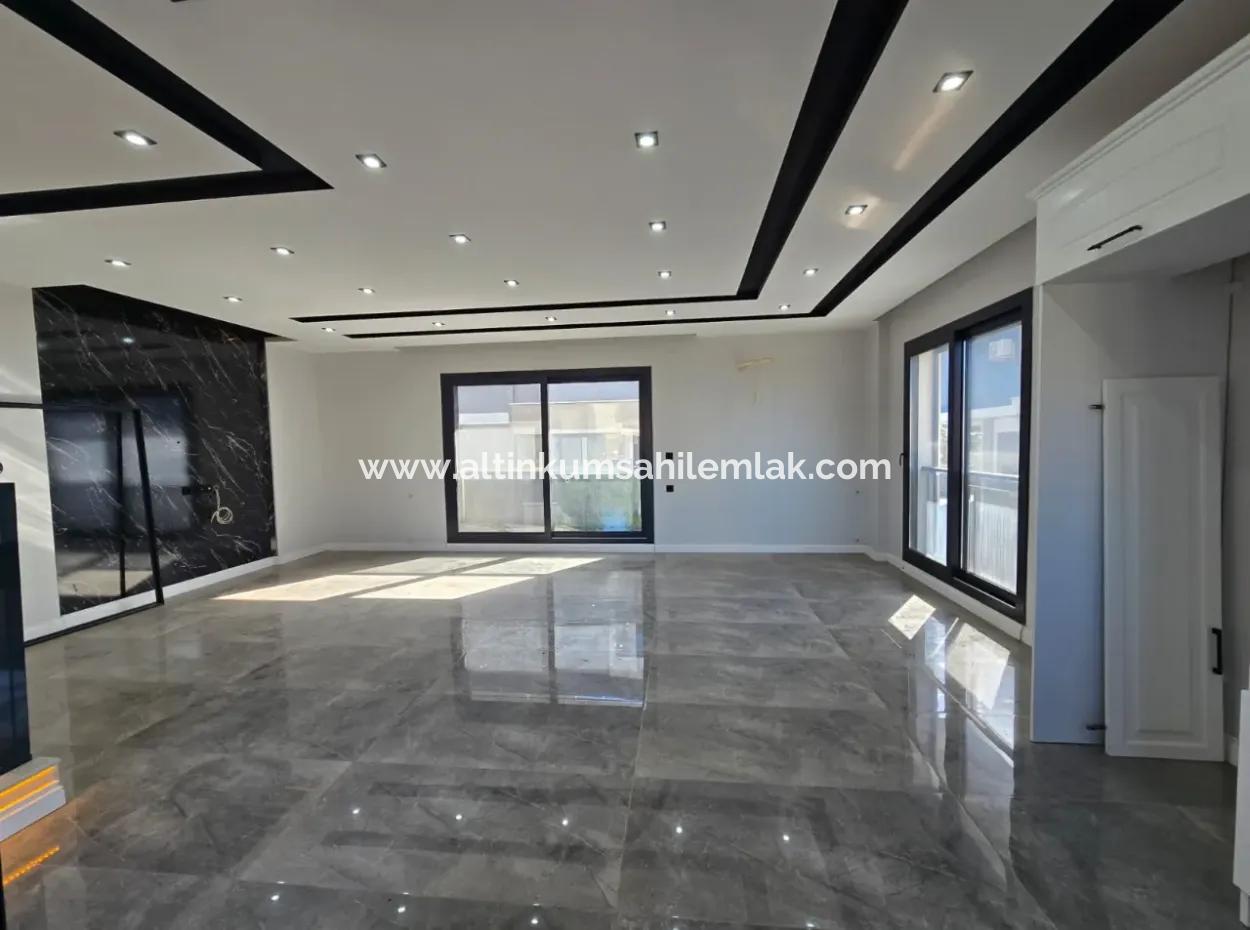 Didim Efeler Mahallesinde Satılık 3+1 Villa Havuzlu Sitede