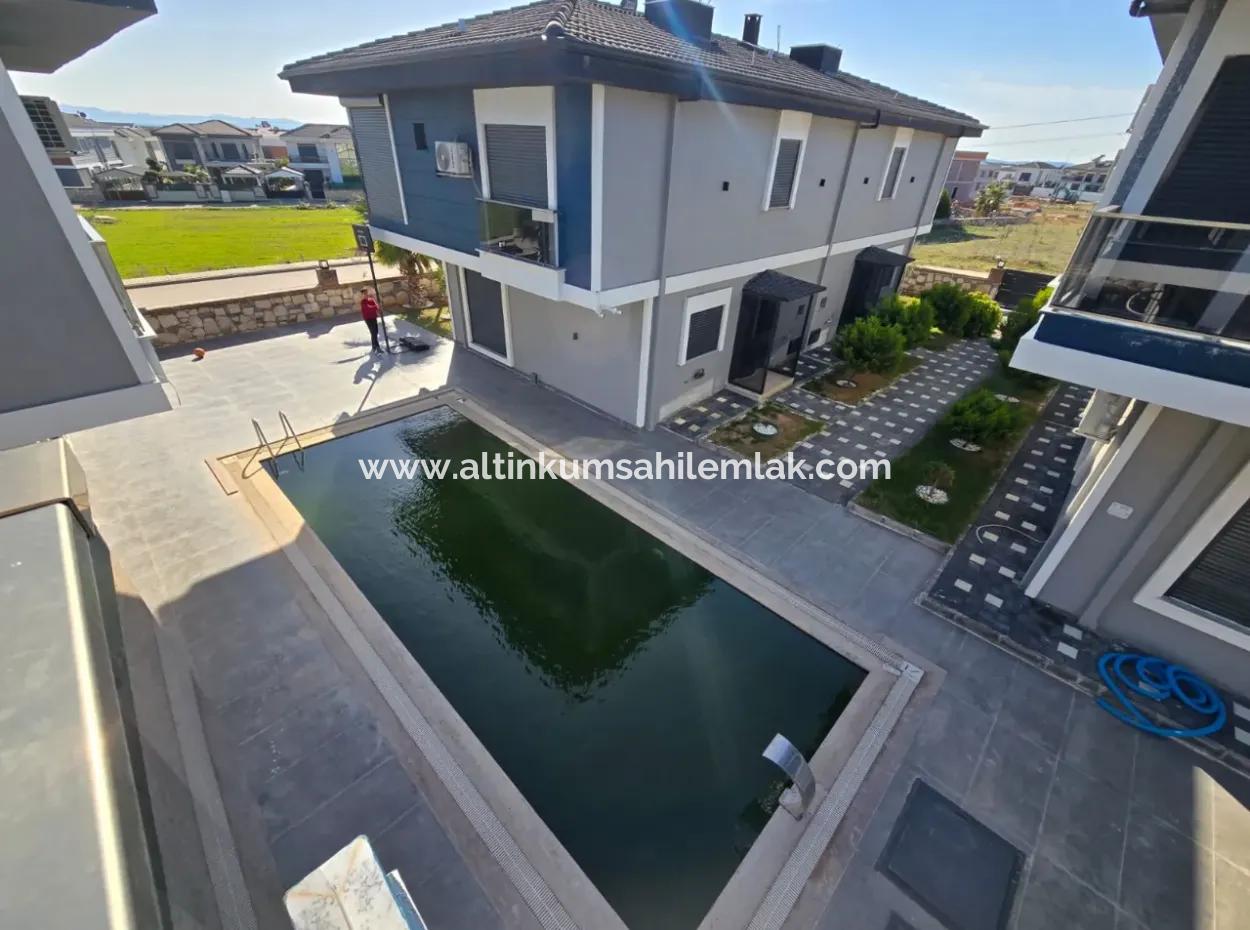 Didim Efeler Mahallesinde Satılık 3+1 Villa Havuzlu Sitede