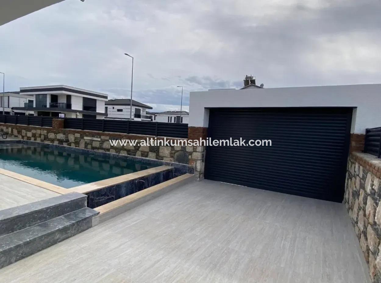 Didim Efeler Mahallesinde Satılık Müstakil Villa