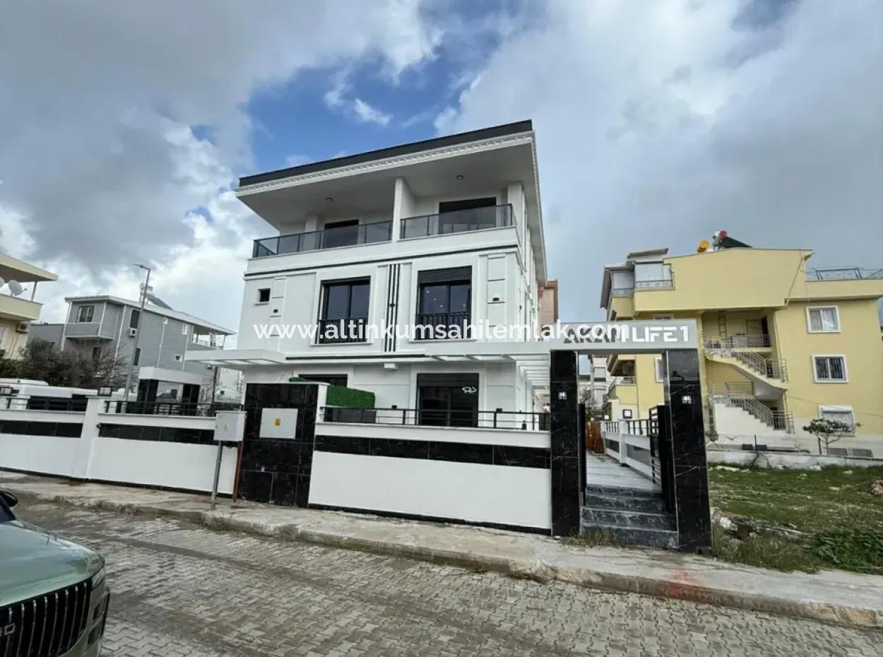 Aydın Didim’de Satılık 4+1 Ayrı Mutfaklı Havuzlu Fırsat Villa