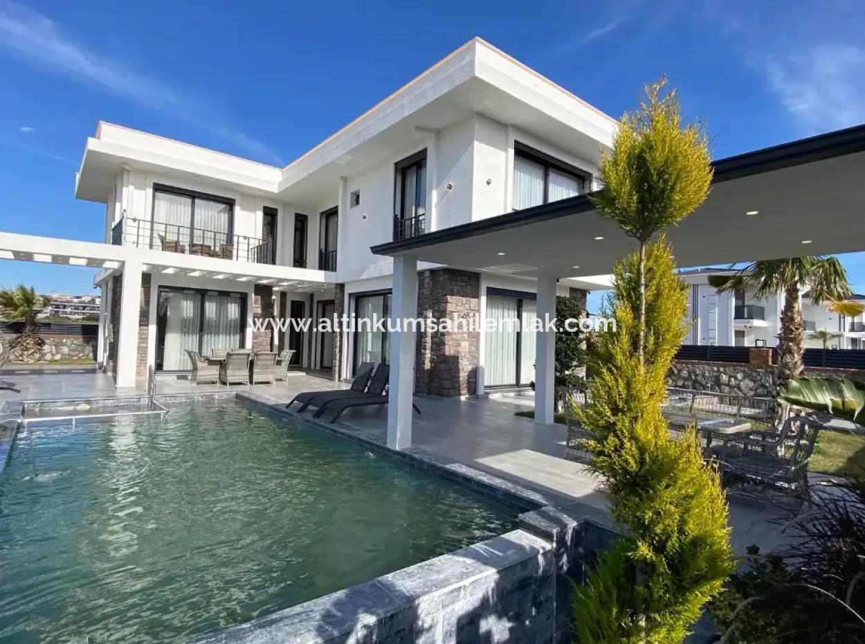 Didim Efelerde Satılık 500 Mt Arsa İçinde 4+1 Lüks Villa