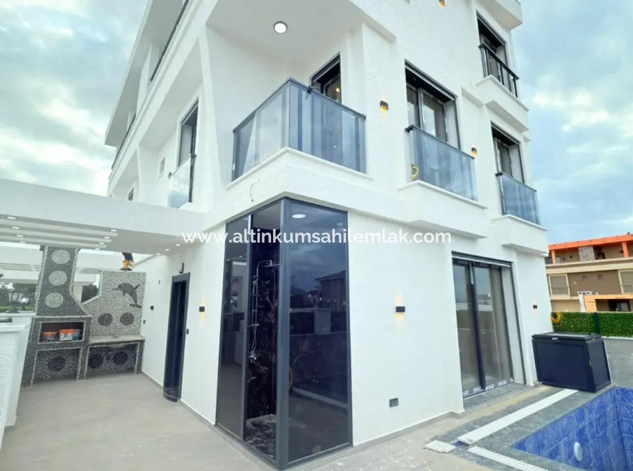 Aydın Didim Hisar’da Satılık Ultra Lüks 3+1 Havuzlu Villa