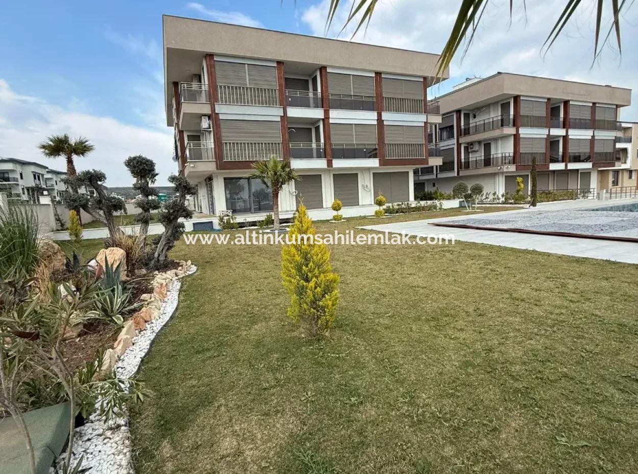 Didim Cumhuriyet Mahallesi’nde Satılık Havuzlu Site’de 2+1 Sıfır Geniş Daire