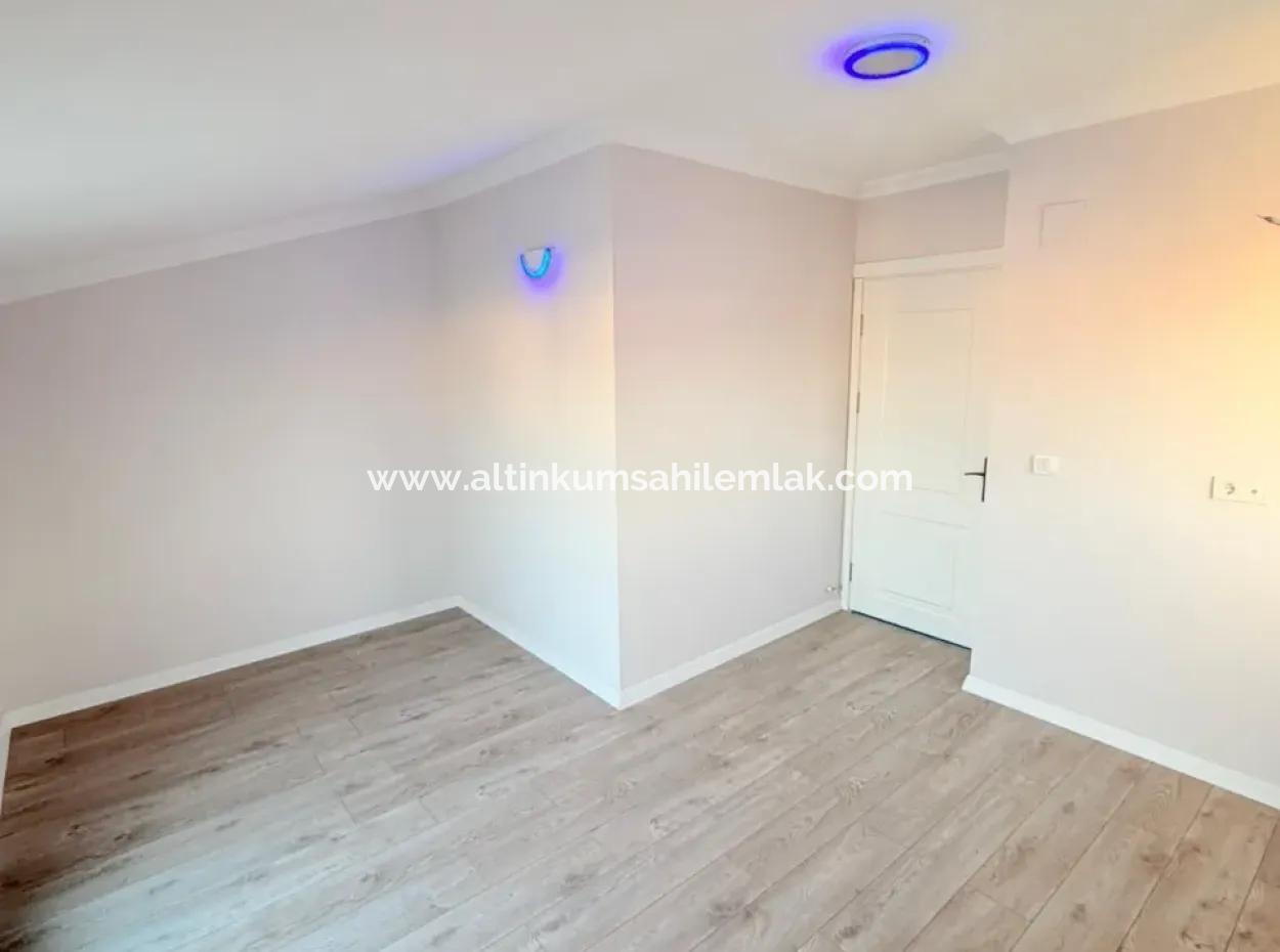 Efeler Mahallesi’nde Satılık 3+1 Triplex Bitişik Nizam Sıfır Havuzlu Villa