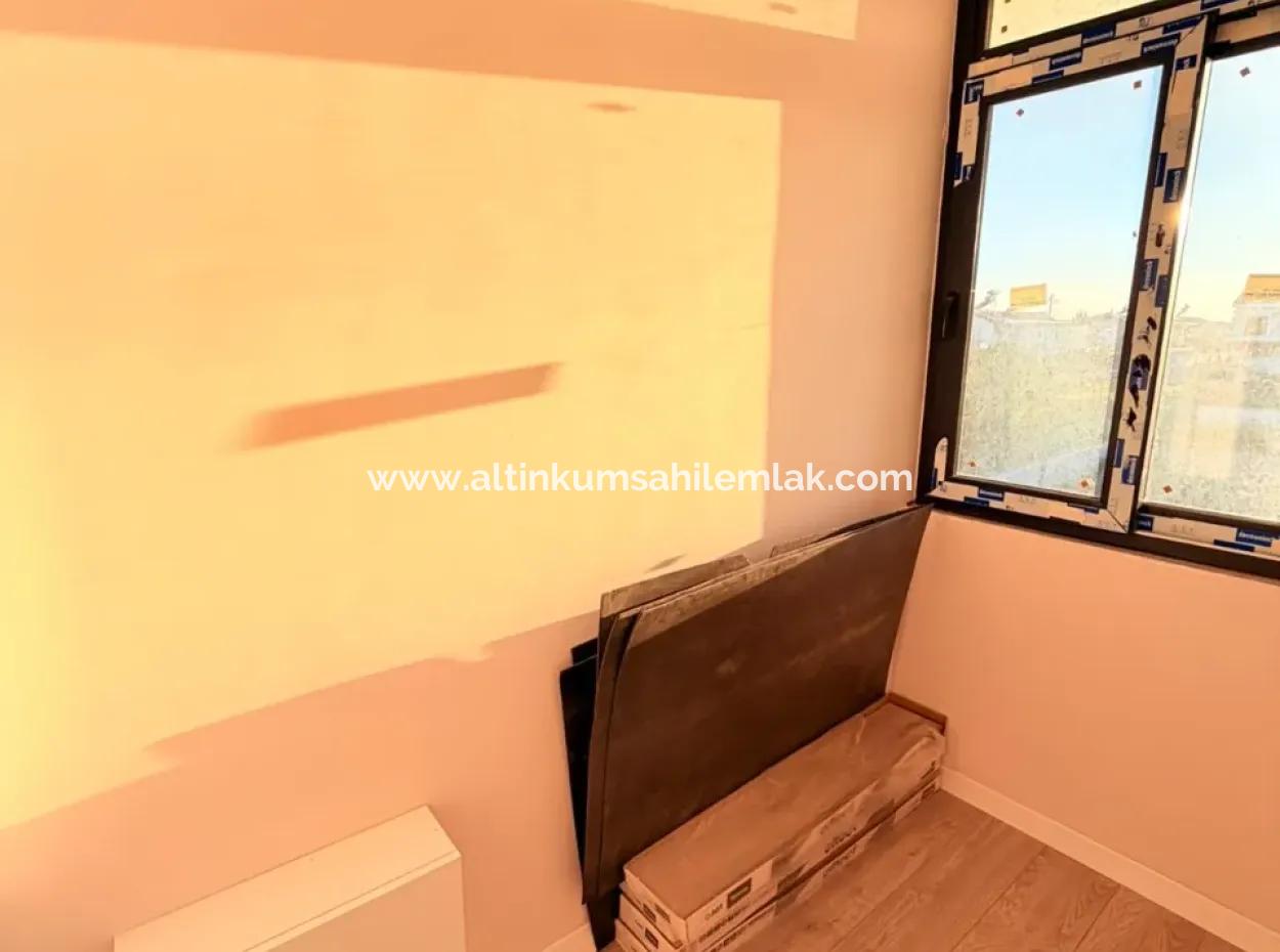 Efeler Mahallesi’nde Satılık 3+1 Triplex Bitişik Nizam Sıfır Havuzlu Villa