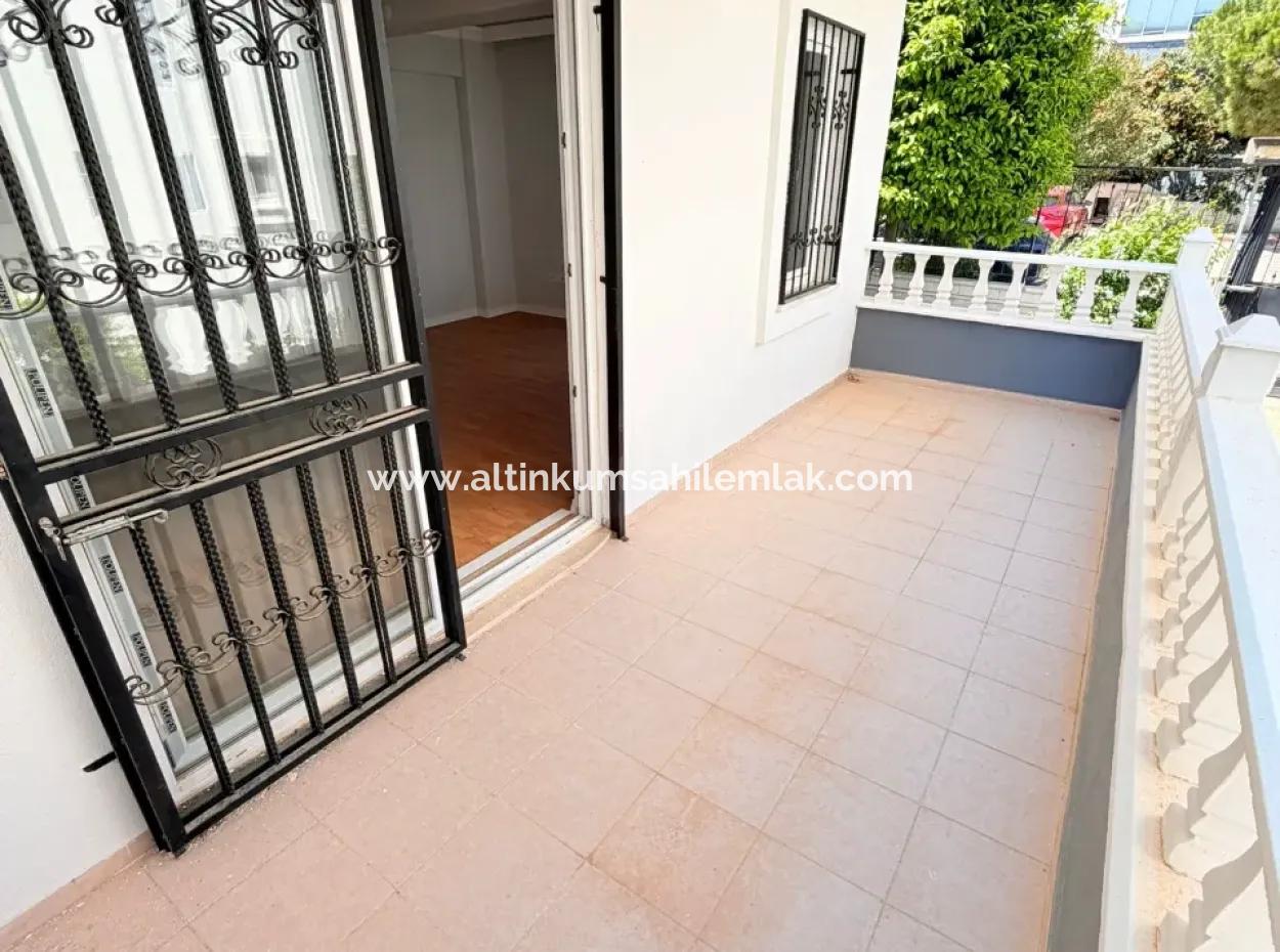 Didim Efeler Mahallesi’nde Satılık Ayrı Mutfak Görünümlü 4+1 Triplex Villa
