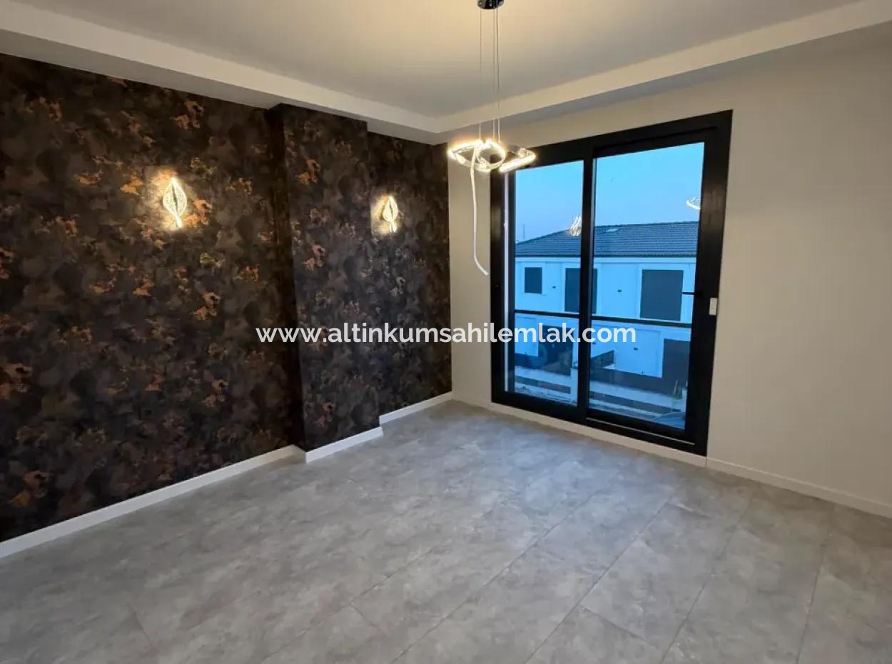 Didim Hisar Mahallesinde Satılık 3+1 Alt Katta Yatak Odalı Havuzlu Villa