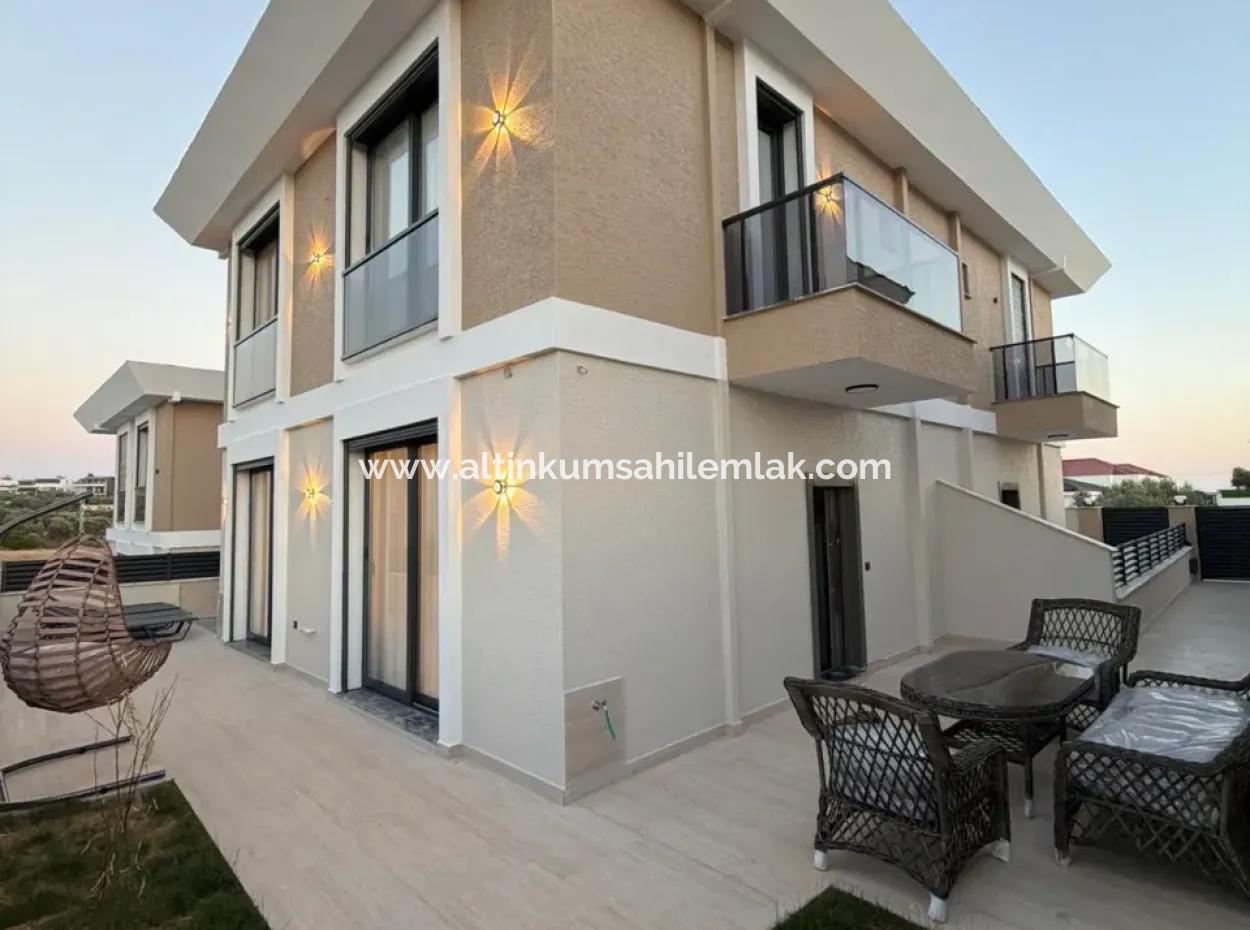 Çok İstenen O Villa  Didim Hisar Mahallesi’nde 3+1 Alt Katta Yatak Odalı Havuzlu Villa