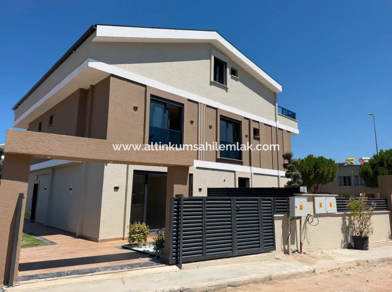 Didim Hisar Mahallesinde 4+1 Havuzlu Lüks Villa