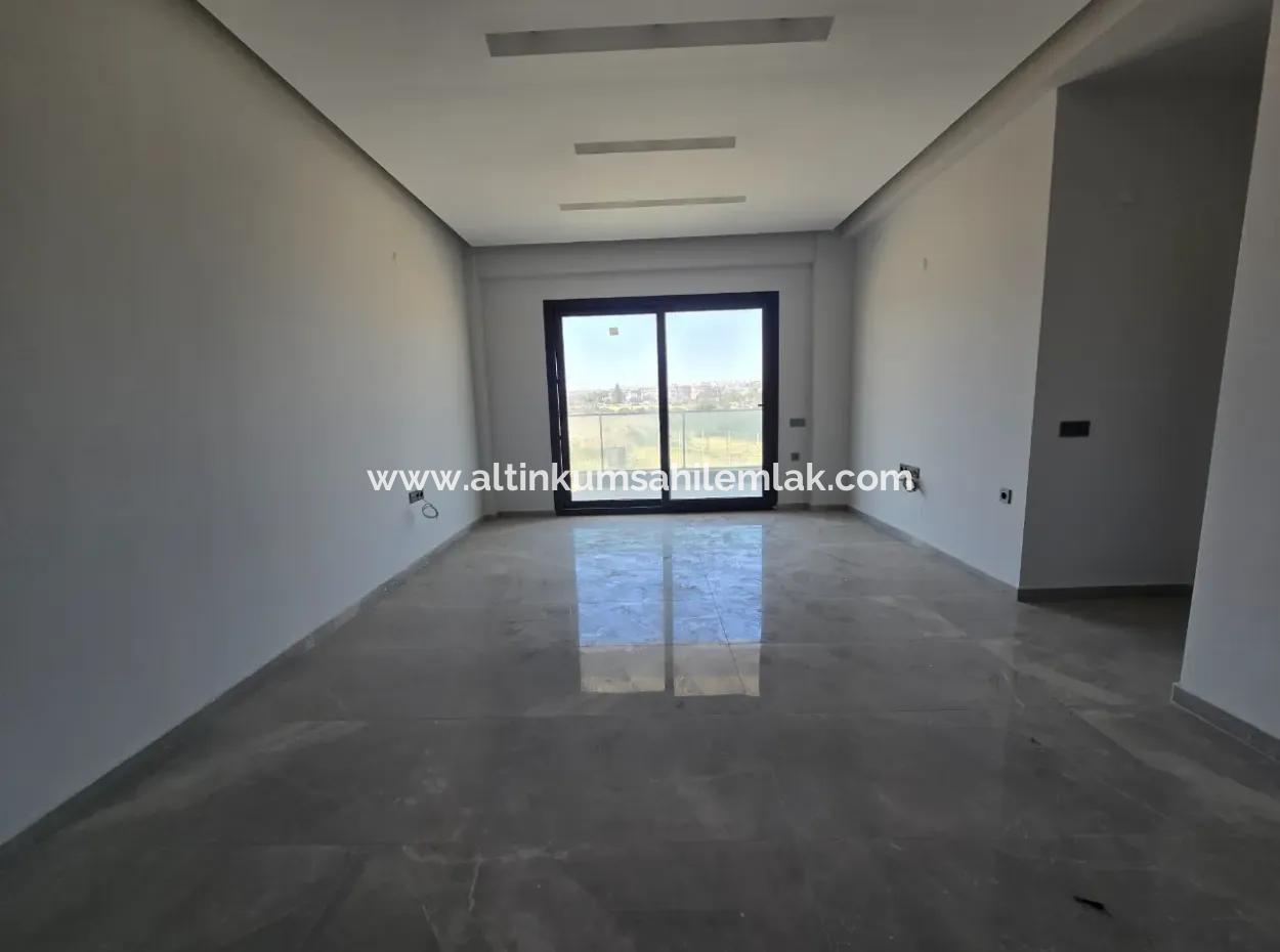 Saygınlar Sitesi’nde Ön Cephe, Asansörlü, Havuzlu Sıfır Yapı Daire