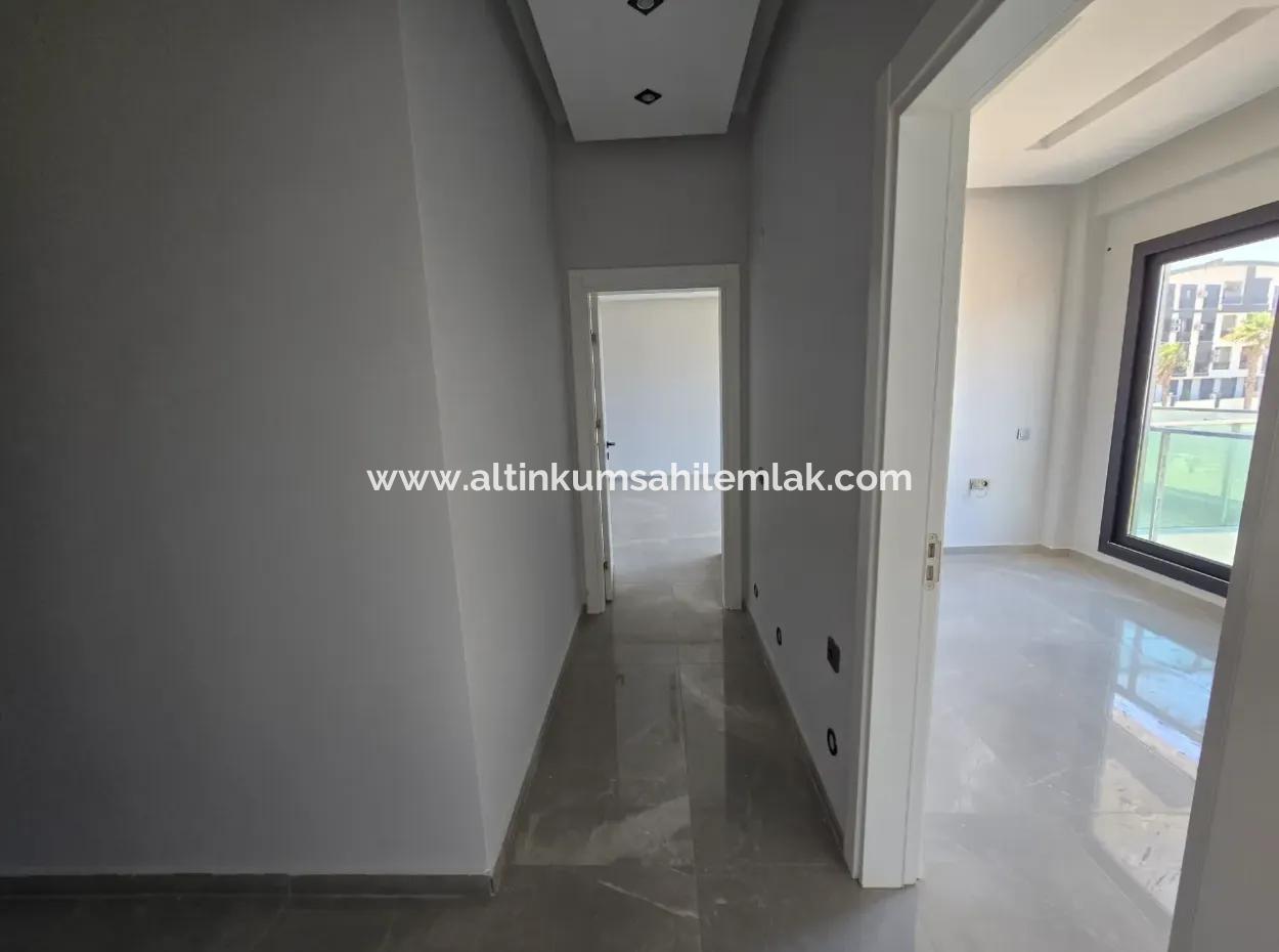 Saygınlar Sitesi’nde Ön Cephe, Asansörlü, Havuzlu Sıfır Yapı Daire