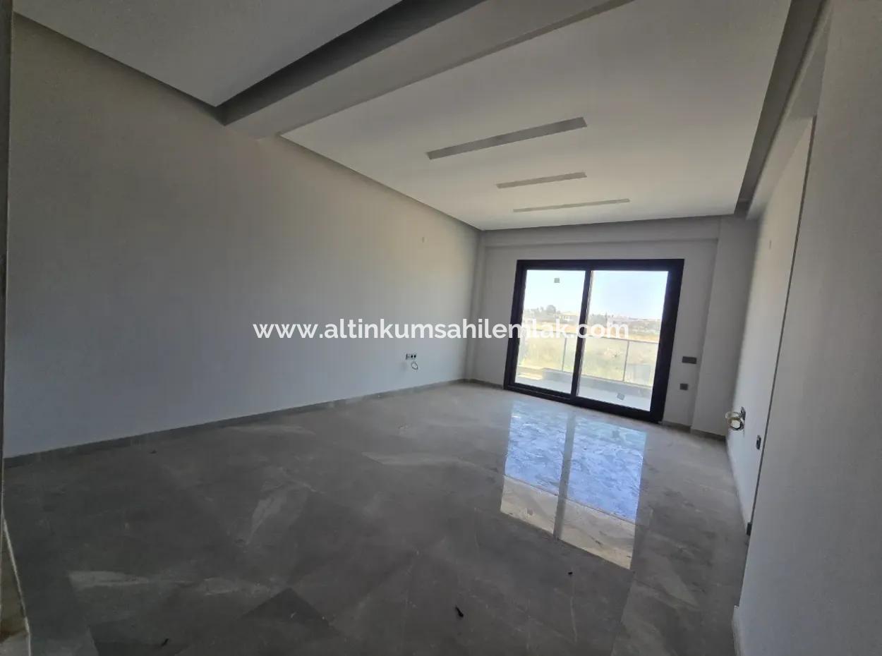 Saygınlar Sitesi’nde Ön Cephe, Asansörlü, Havuzlu Sıfır Yapı Daire