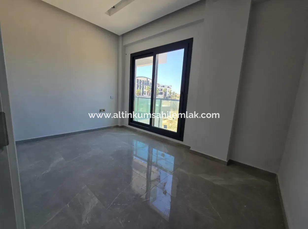 Saygınlar Sitesi’nde Ön Cephe, Asansörlü, Havuzlu Sıfır Yapı Daire