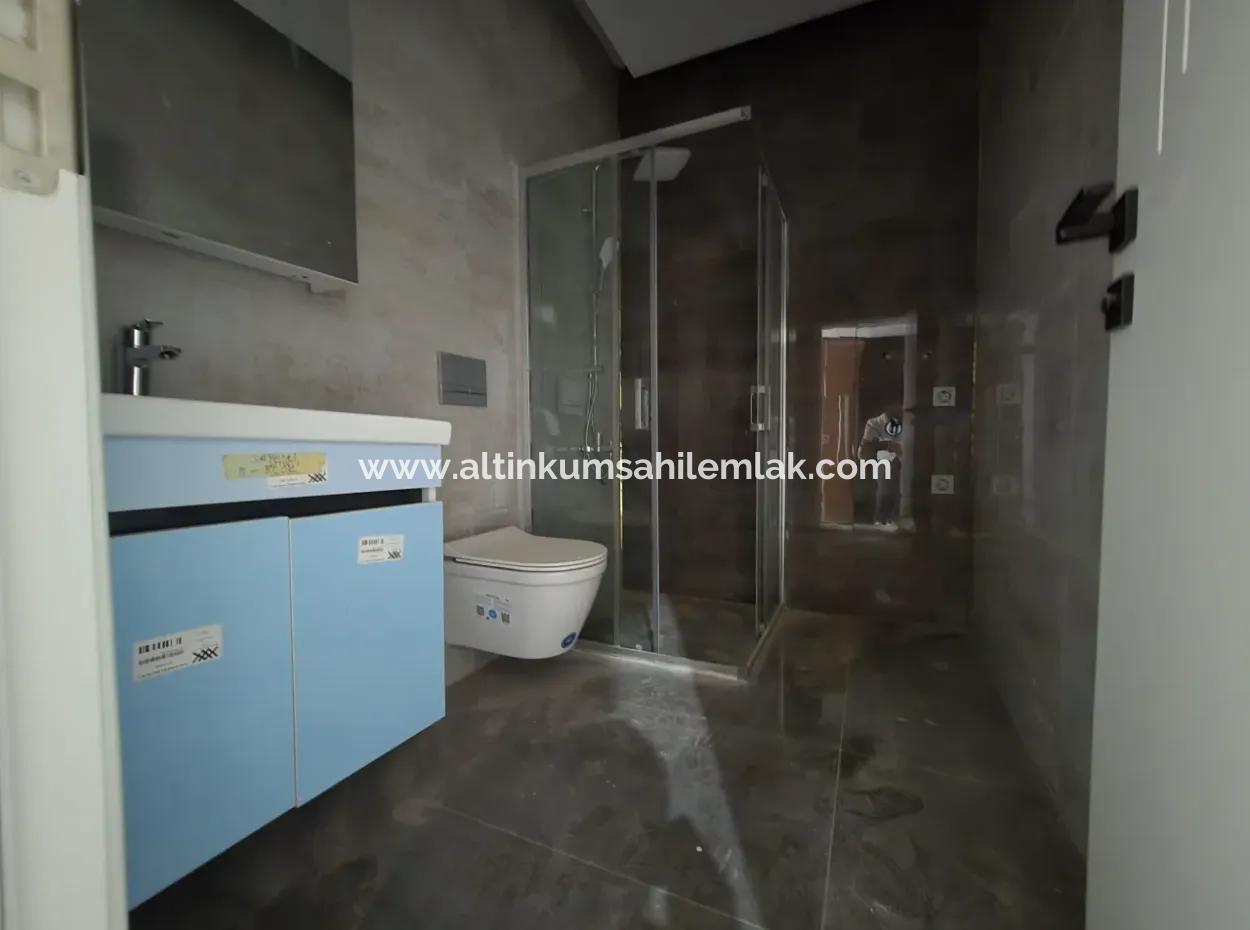 Saygınlar Sitesi’nde Ön Cephe, Asansörlü, Havuzlu Sıfır Yapı Daire