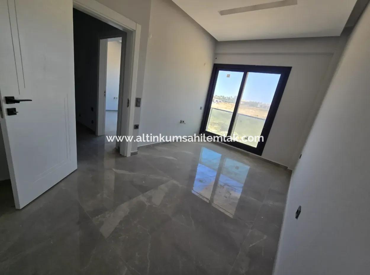 Saygınlar Sitesi’nde Ön Cephe, Asansörlü, Havuzlu Sıfır Yapı Daire