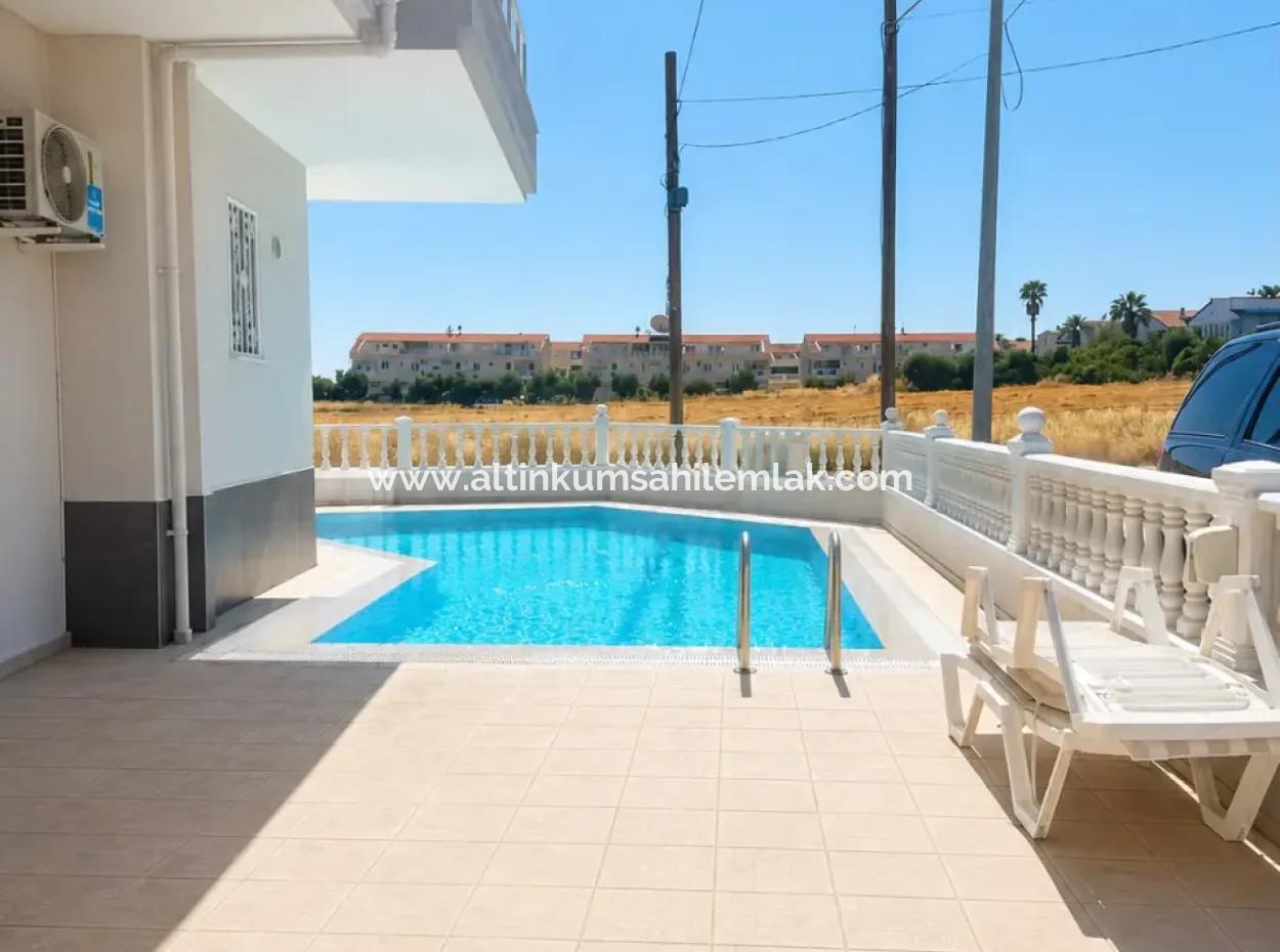Didim Efeler Mahallesi’nde 3+1, 160 M², 2 Banyolu, Havuzlu Sitede Tadilatı Yapılmış  Daire