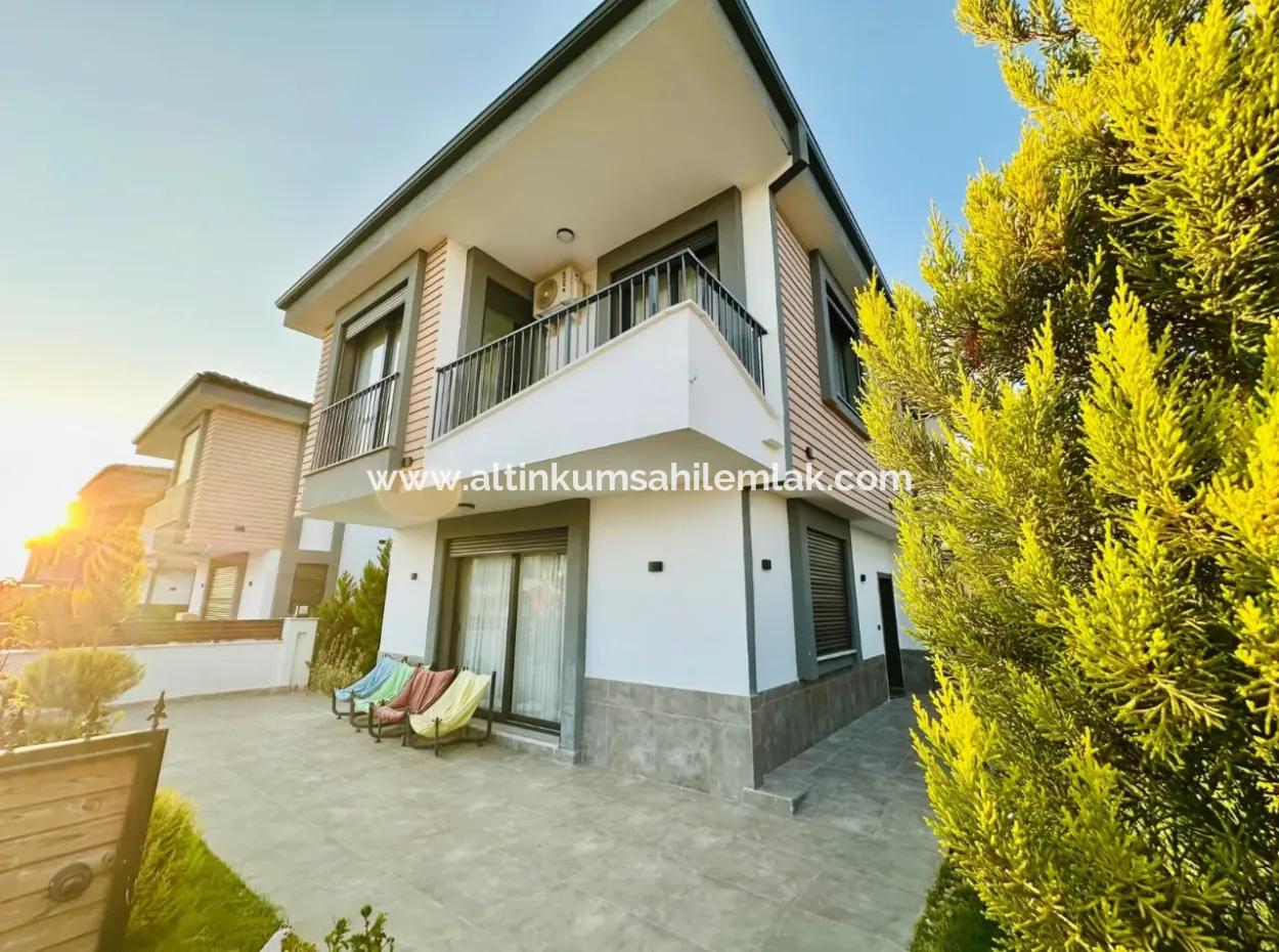 Didim’de 3+1 Ayrı Mutfak Full Eşyalı Havuzlu Villa