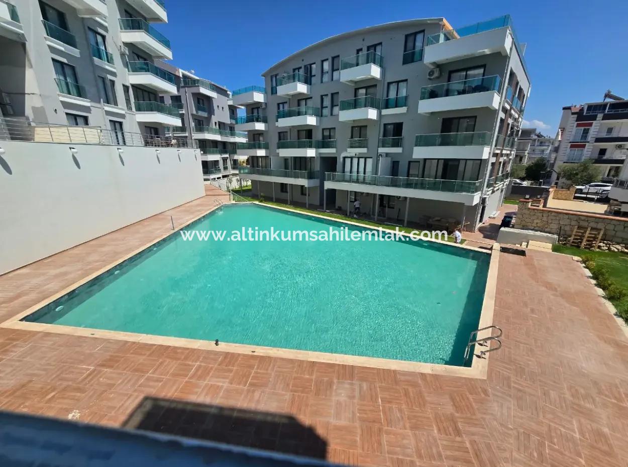 Didim Altınkum’da Havuzlu Sitede, Asansörlü Binada Köşe Konumlu 2+1 Daire