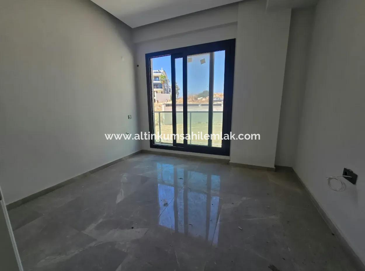 Didim Altınkum’da Havuzlu Sitede, Asansörlü Binada Köşe Konumlu 2+1 Daire