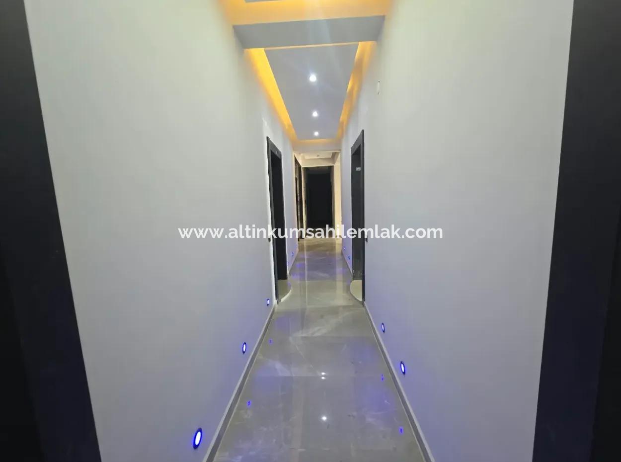 Didim Altınkum’da Havuzlu Sitede, Asansörlü Binada Köşe Konumlu 2+1 Daire
